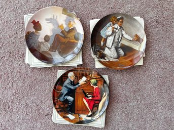 (B-39) COLLECTION OF THREE VINTAGE PORCELAIN COLLECTOR PLATES - NORMAN ROCKWELL, KNOWLS - APPROX: 9'