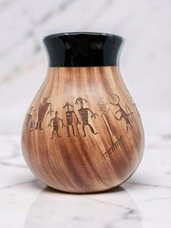 (A-5) VINTAGE NATIVE AMERICAN NAVAJO HANDCRAFTED ETCHED POTTERY VASE-SEE DAMAGE-APPROX. 9.5' X 8'