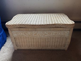 (D-6) VINTAGE WHITE WICKER STORAGE CHEST - 31' BY 16' BY 16'