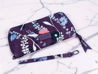 (A-29) VINTAGE VERA BRADLEY ZIP AROUND ACCORDION WALLET-PRESSED FLOWERS PATTERN