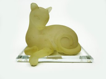 (A-12) VINTAGE COLLECTABLE FROSTED YELLOW GLASS FIGURINE-RECLINING CAT-APPROX.5' X 6'