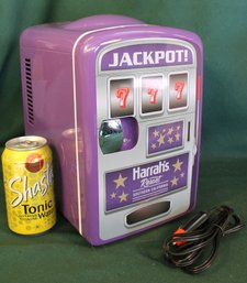 Harrah's Portable  Thermoelectric Cooler & Warmer - Plugs Into Car Cigarette Lighter    (131)