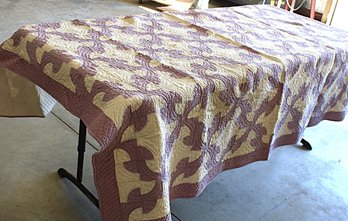 'Drunkard's Path' Quilt, 1930s, Hand Quilted, 78'x 66'  (149)