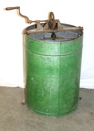 Antique Mechanical Spinning Clothes Wringer - Working, 18x25'H   (167)