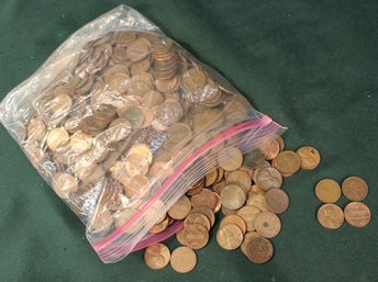 More Than 3 Pounds Mixed US Pennies - Wheat & Lincoln Memorials   (184)