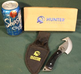 Unused 'Hunter' Outdoors Knife W/original Box & Sheath  (193)