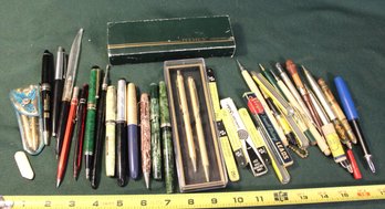 Assorted Vintage Fountain Pens, Mechanical Pencils & Pencil Leads  (205)