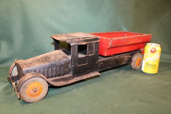 Antique Metal Toy Dump Truck, 23'   (251)