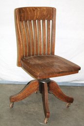 Antique 1900s Quartered Oak Swivel/Tilt Office Chair On Castors W/Foot Pedal Adjuster   (254)
