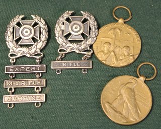 2 WWII Atlantic Pacific Campaign 1941-1945 Medals & 2 Marksman Medals  (270)