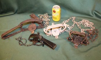 4 Varmit Traps - 3 Are Victor    (272)