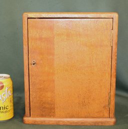 Antique Oak Locking Pipe & Tobacco Case, 10x6x12'H   (276)