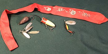 Fisherman's Necktie Tie And A Few Antique Fishing Lures   (278)