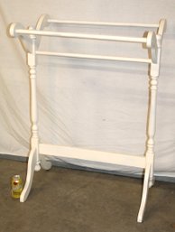 Painted Modern Quilt Rack, 28x19x39'H  (300)