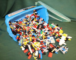 Box Lot Of Assorted Legos  (304)