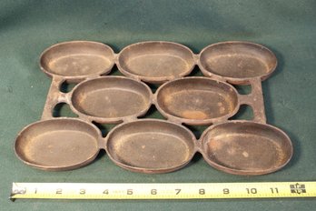 Antique Cast Iron Baking Pan, 12x7.5  (30)