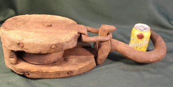 Large HEAVY DUTY  Wood & Steel Barn Pully  (319)