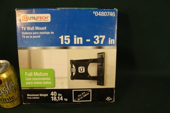 15-37' TV Wall Mount, Original Box   (328)
