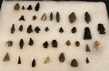 Tray  Of Chipped Obsidian Points & More (Excluding Tray)  (373)