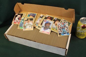 Box Of Topps 1987 Baseball Trading Cards   (407)