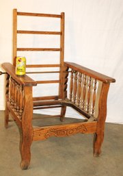 Antique American Oak  Reclining Morris Chair W/turned Spindles And Brass Bar, 27x28x40'H   (423)