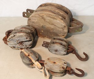 5 Antique Wooden Pulleys Of Varying Sizes   (59)