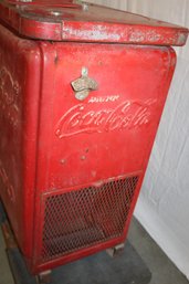 Antique Coca Cola Junior Vending Machine, Vendo 123, Coin Op, Ca 1930s, 25x18x36H    (88)