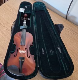 Labeled Antonius Violin In Fair Condition ~ Instrument Travel Case Included