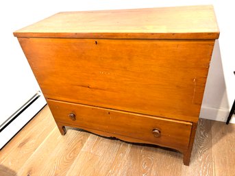 Vintage Blanket Chest With Drawer