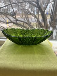 L.E. Smith Glass Company Daisy & Button Pattern Green Glass Dish