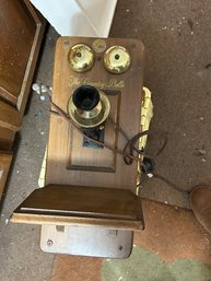 Guild The Country Belle Vintage Telephone Radio