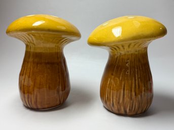 Vintage Salt And Pepper - Mushrooms