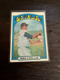 Vintage 1972 Topps #70 Mike Cuellar Baseball Card