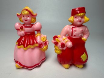 Vintage Plastic Dutch Boy And Girl Salt And Pepper Shakers