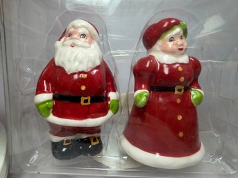 Santa And Ms Clause Vintage Salt And Pepper Shaker Set In Original Box