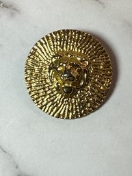 Vintage Lion Head Gold Tone Scarf Clip