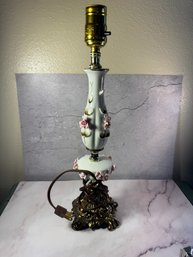 Vintage Porcelain Rosebud Bedside Side Table Lamp