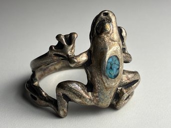 Sterling Silver Frog Ring Featuring A Turquoise Chip Inlay On Its Back