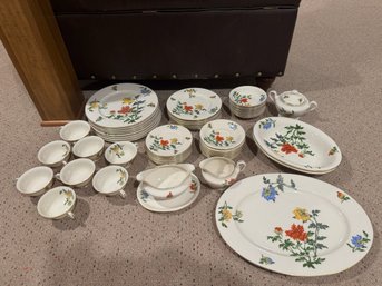 Magnificent Large Lot Of CASTLETON CHINA Malin Ching Chih Yee U.S.Patent Applied For Dinnerware Set