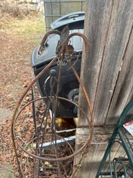 Lot Of Metal Lawn Decor For Climbing Plants