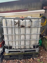 IBC Tote Liquid Or Water Tank (lot R)