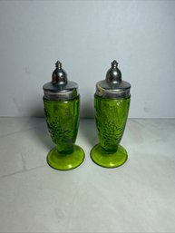 HTF Set LE Smith Glass Green Panel Grape Pattern Salt And Pepper Shakers S&P's