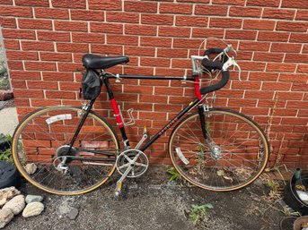 1981 Schwinn Sports Tourer With A Black And Red Two-tone Frame