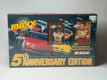 Vintage 1992 MAXX NASCAR 5th Anniversary Edition 300-Card Collection Box Set