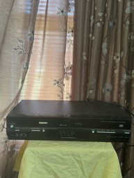 TOSHIBA DVD / VCR DECK MODEL NO. SD-V295KU Movie Player