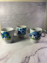 3 Stackable Vintage Coffee Mugs