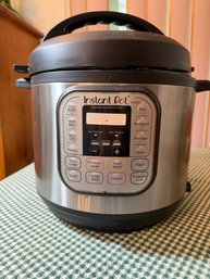 Instant Pot Duo 7-in-1 Multi Cooker BRAND NEW Never Used