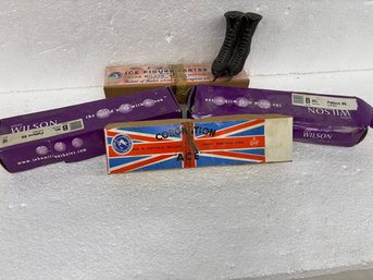 4 VINTAGE SKATES IN BOX