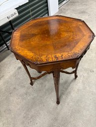 CLEAN HIGH QUALITY TABLE 24 INCHES ACROSS