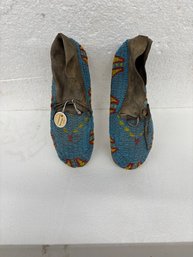 NATIVE AMERICAN BEADED MOCASSINS 4X11